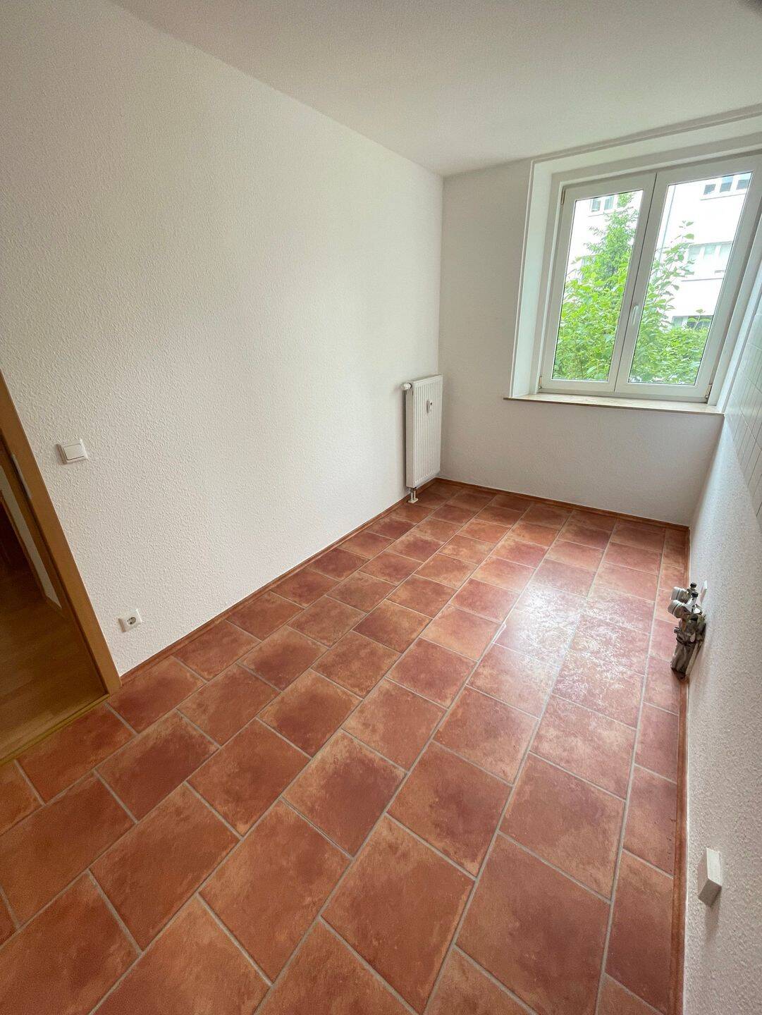 SUPER! schöne Lage und 2 Räume mit Balkon- Was will man mehr!? – Beethovenstr. 52a we 2, 9130 Chemnitz – Vorschaubild 9