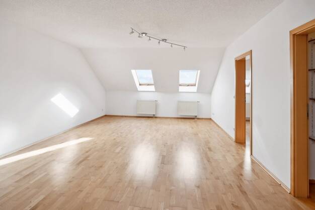 Wohnung zum Kauf 189.000 € 2 Zimmer 68 m² Dachgeschoss Vilshofen Vilshofen an der Donau 94474