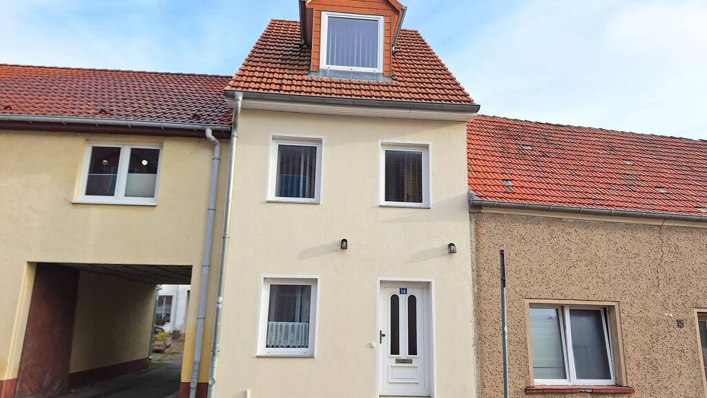 Stadthaus zur Miete 485 € 2 Zimmer 68,6 m² 78 m² Grundstück Gützkow 17506