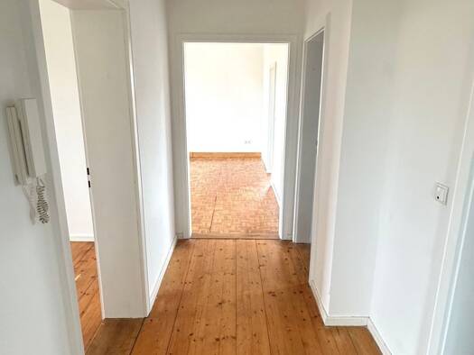 Wohnung zur Miete 700 € 4 Zimmer 72 m² Schaltdorferstr. 11 Gisseltshausen Rottenburg a. d. Laaber 84056
