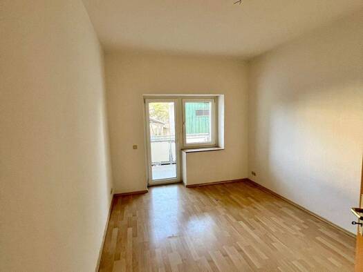 Wohnung zur Miete 300 € 2 Zimmer 44 m² 2 Geschosse frei ab 01.04.2026 Neustädter Straße 33 Bischofswerda 01877