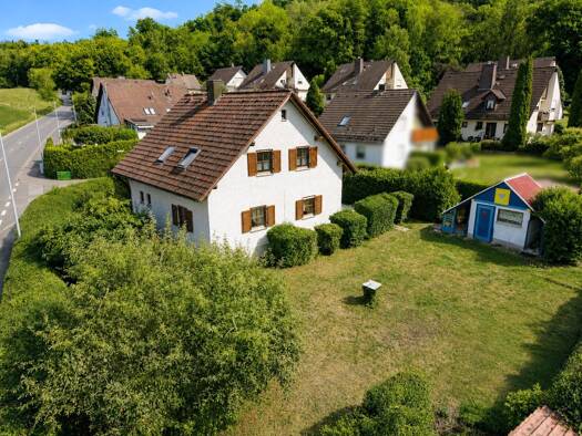 Einfamilienhaus zum Kauf 379.000 € 5 Zimmer 120 m² 899 m² Grundstück Cortendorf Coburg 96450