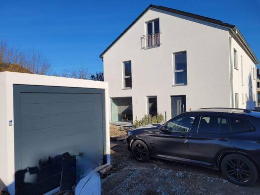 Doppelhaushälfte zum Kauf provisionsfrei 699.000 € 7 Zimmer 141 m² 269 m² Grundstück frei ab 01.03.2026 Piesenkofen Obertraubling 93083