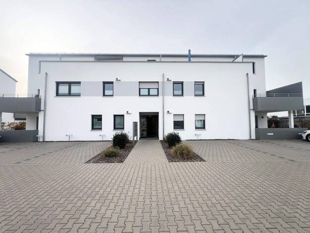 Wohnung zur Miete 1.190 € 3 Zimmer 91,3 m² frei ab 01.02.2026 Regensburger Straße 96 Neumarkt Neumarkt in der Oberpfalz 92318