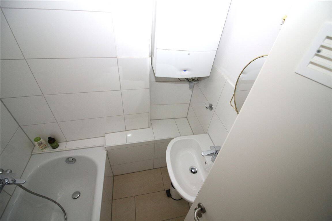 Property thumbnail 12