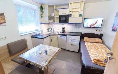 WG-Zimmer zur Miete Wohnen auf Zeit 630 € 10 m² frei ab 31.12.2025 Anne-Frank-Str. 0 Bonlanden Filderstadt - Bonlanden 70794