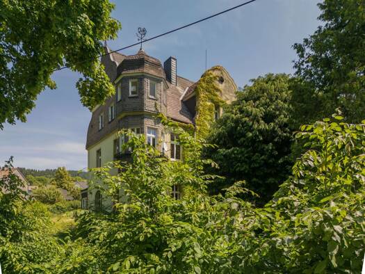 Villa zum Kauf provisionsfrei 635.000 € 11 Zimmer 397 m² 1.736 m² Grundstück frei ab sofort Bad Fredeburg Schmallenberg 57392