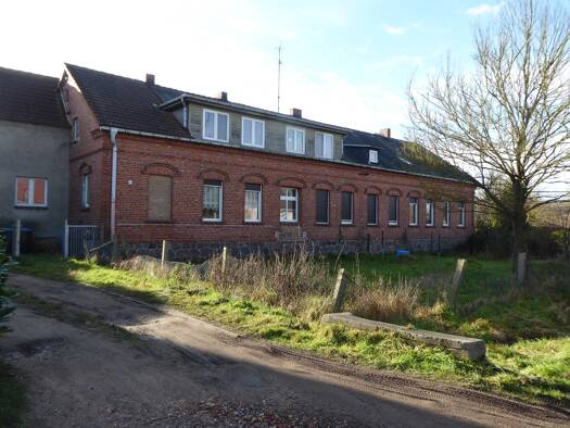 Mehrfamilienhaus zum Kauf 129.000 € 11 Zimmer 260 m² 3.750 m² Grundstück Dorfstraße 29 Düpow Perleberg 19348