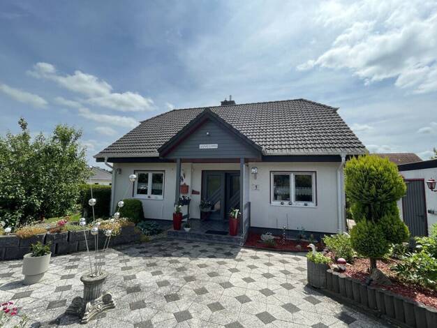 Einfamilienhaus zum Kauf 211.000 € 5 Zimmer 135,9 m² 790 m² Grundstück Westuffeln Calden / Westuffeln 34379