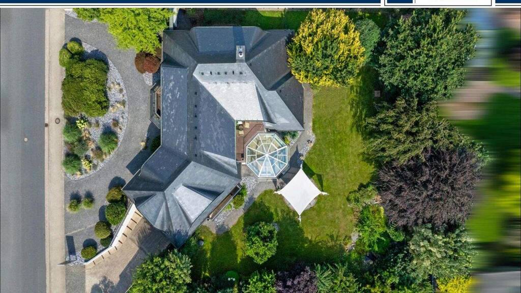 Villa zum Kauf 1.100.000 € 11 Zimmer 416 m² 1.783 m² Grundstück Twistringen 27239