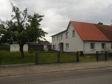 Doppelhaushälfte zum Kauf 149.000 € 5 Zimmer 137 m² 763 m² Grundstück frei ab sofort Turmstraße Lauta Lauta 02991
