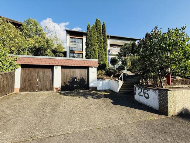Einfamilienhaus zum Kauf provisionsfrei 479.000 € 9 Zimmer 231 m² 956 m² Grundstück Gustav-Freytag-Straße 26 Hofgarten Wertheim 97877