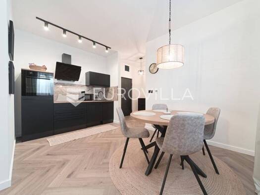 Studio zur Miete 700 € 1 Zimmer 40 m² 1. Geschoss Jug II Donji grad, Jug II, Tenja