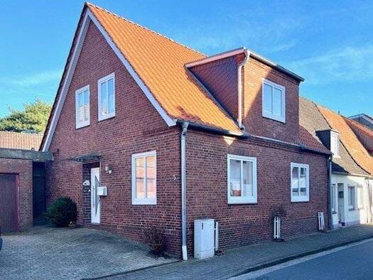 Einfamilienhaus zum Kauf 275.000 € 5 Zimmer 131 m² 166 m² Grundstück Tönning 25832