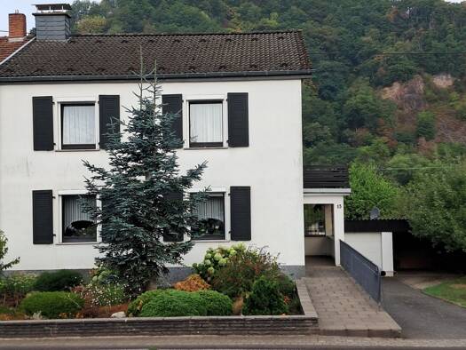 Doppelhaushälfte zum Kauf provisionsfrei 325.000 € 5 Zimmer 122 m² 1.471 m² Grundstück frei ab 01.12.2026 Serrig 54455