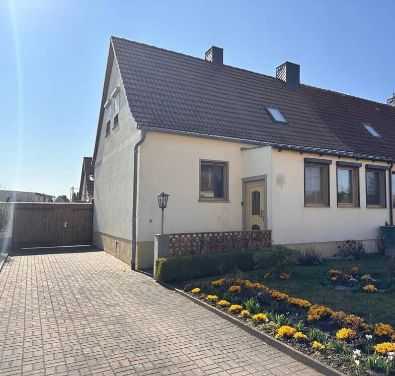 Doppelhaushälfte zum Kauf 99.000 € 4 Zimmer 104 m² 1.054 m² Grundstück Alberstedt Alberstedt 06279