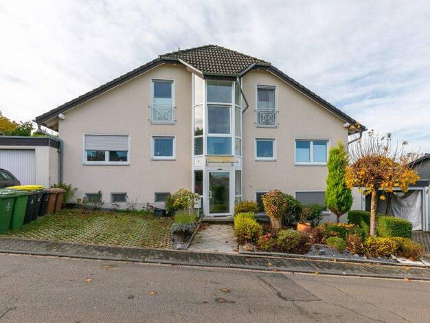 Wohnung zur Miete 948 € 3 Zimmer 117 m² 2. Geschoss frei ab 01.02.2026 Neunkirchen Neunkirchen-Seelscheid 53819