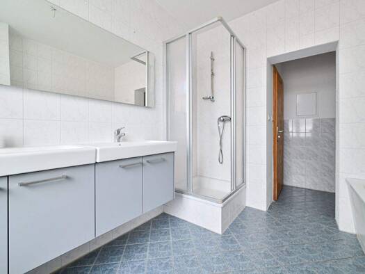 Wohnung zur Miete 505 € 4 Zimmer 84,2 m² EG Hauptstraße 186a Drebach 09430