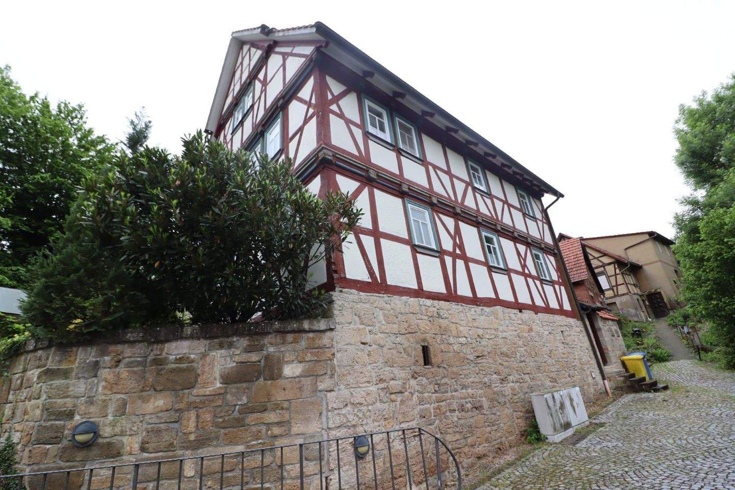 Immobilie in Südeichsfeld - wunderschönes Pfarrhaus mit Garten und Nebengelass zu verkaufen - Bild 2