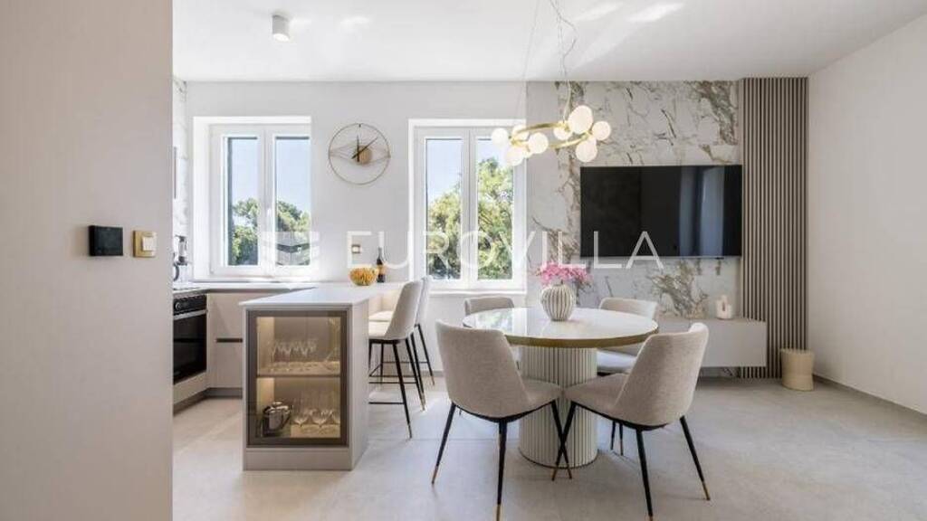 Wohnung zur Miete 2.000 € 2 Zimmer 64 m² 1. Geschoss Bacvice Bacvice - Firule