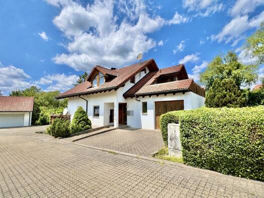 Haus zum Kauf 520.000 € 9 Zimmer 249 m² 733 m² Grundstück Ühlingen Ühlingen-Birkendorf 79777