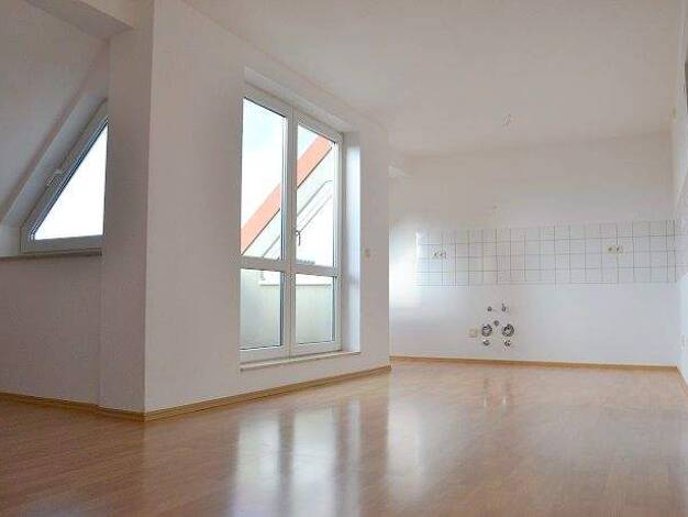 Wohnung zur Miete 691 € 3 Zimmer 86 m² 3. Geschoss frei ab 01.11.2025 Lilienthalstraße 11 Leuben Dresden 01257