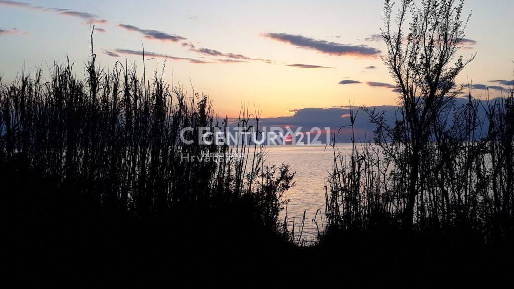 Land-/Forstwirtschaft zum Kauf 153.280 € Centar, Luka, Finida