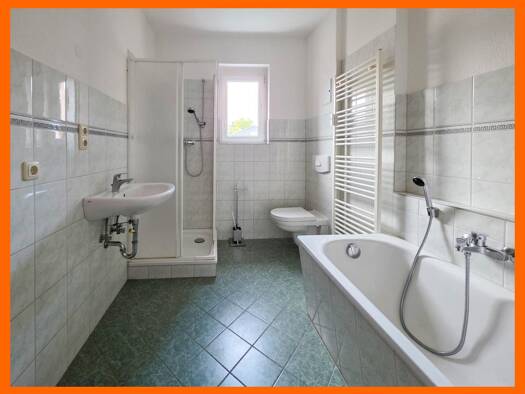 Wohnung zur Miete 390 € 2 Zimmer 65,1 m² 1. Geschoss Innenstadt Gera 07545