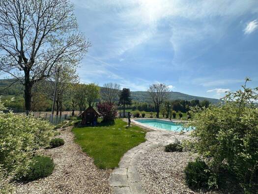 Villa zur Miete 6.500 CHF 14 Zimmer 500 m² 13.552 m² Grundstück frei ab sofort Metzerlenstrasse 11 Metzerlen-Mariastein 4115