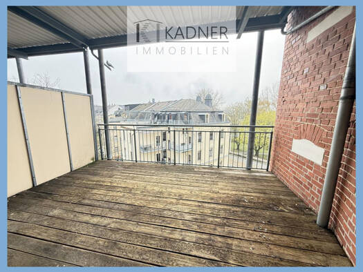 Wohnung zum Kauf 74.000 € 3 Zimmer 97,1 m² 3. Geschoss Neundorfer Straße 165 Westend Plauen 08523