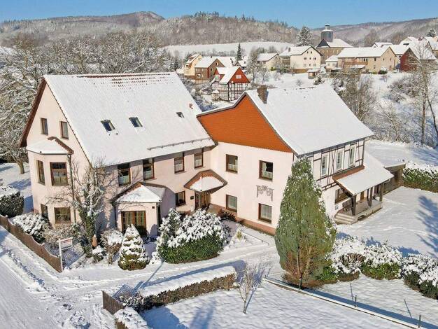 Haus zum Kauf 499.000 € 11 Zimmer 628 m² 4.650 m² Grundstück frei ab sofort Nesselröden Herleshausen 37293