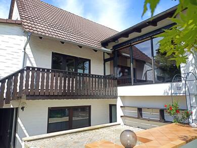 Haus zur Miete 1.500 € 6 Zimmer 193 m² 815 m² Grundstück frei ab 01.08.2025 Langenfeld Langenfeld 91474